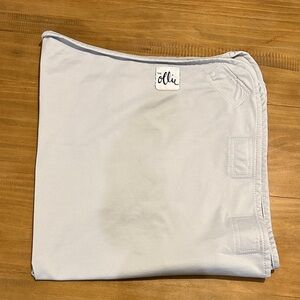 Ollie Baby Swaddle in Gray